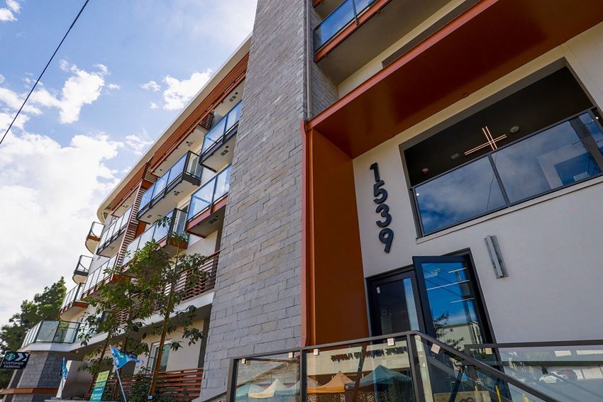 Santa Monica Breeze By Wiseman Apartments, 1539 Purdue Ave., Los